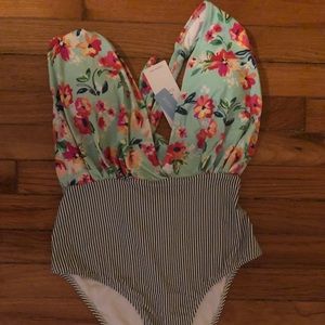 NWT Cupshe Floral and stripe one piece